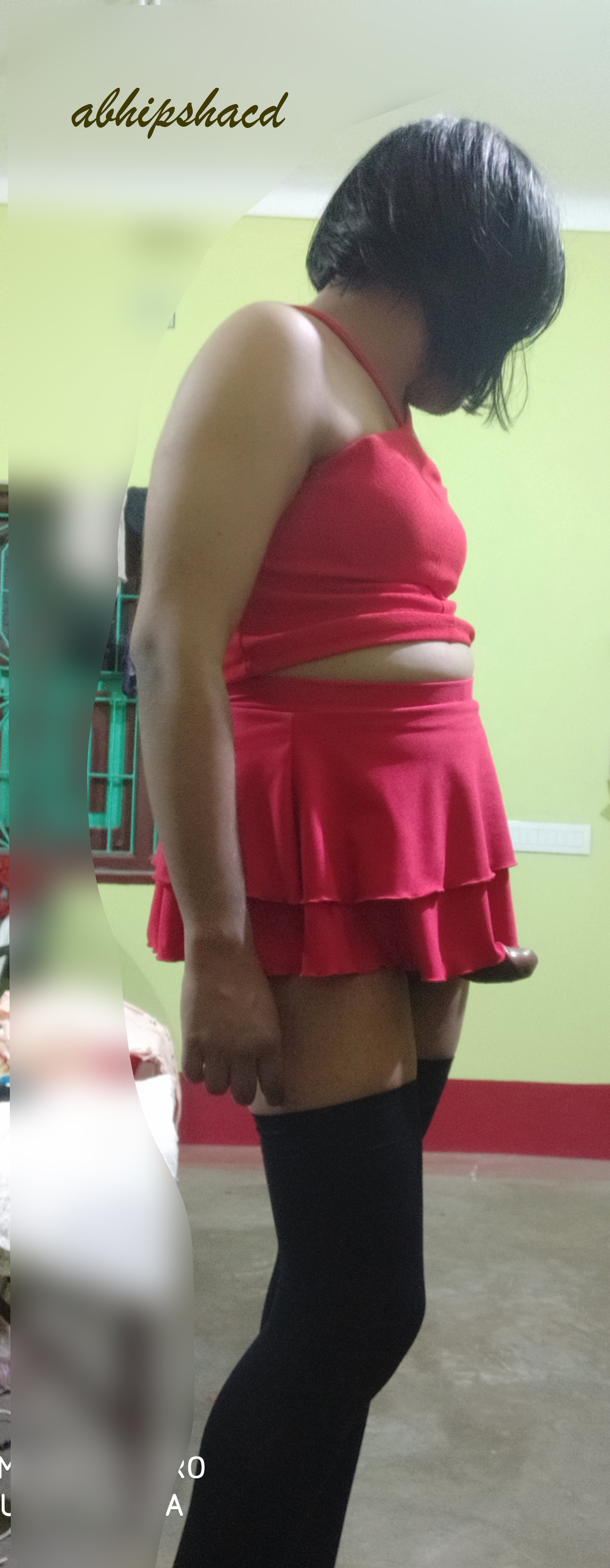 sissy crossdresser in red (1/7)